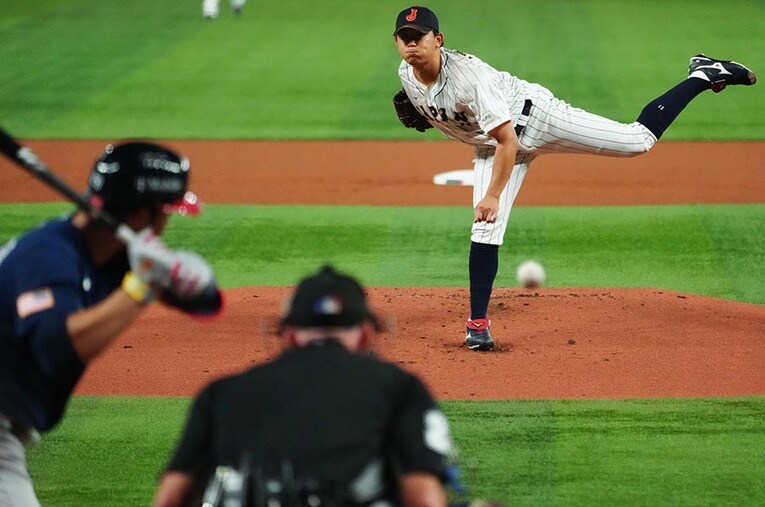 WBCアメリカとの決勝戦、2回を投げて1失点だった今永。これまでにない大舞台での彼の投球を見た恩師は… ／ photograph by Getty Images
