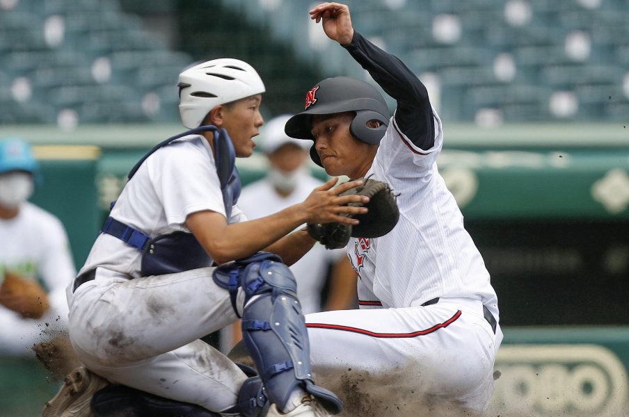 「9回無死満塁から…3者連続三振の好リリーフ」夏の甲子園にも“クローザー時代”が訪れるか《日大山形vs.米子東》<Number Web> photograph by KYODO