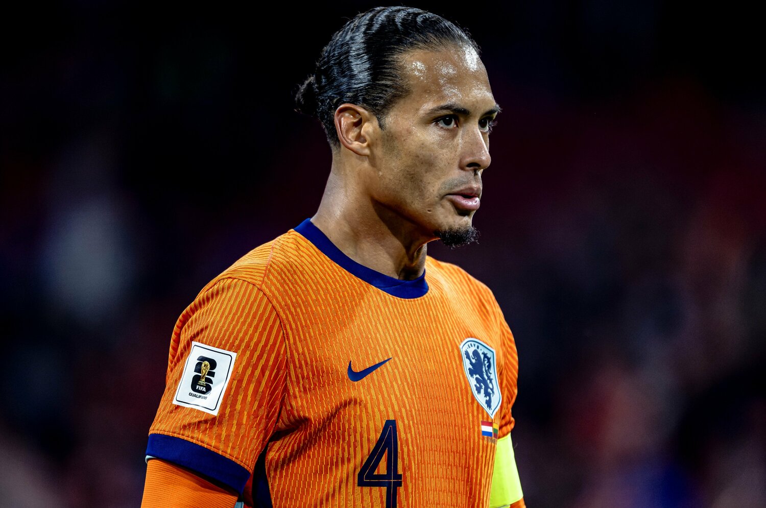 オランダ主将ファンダイク「W杯同組の日本について？ もちろん話すよ」「ワタ・エンドウと…楽しみだ」リバプール“サラー騒動”の裏で記者にニコリ＜Number Web＞ photograph by NurPhoto/Getty Images