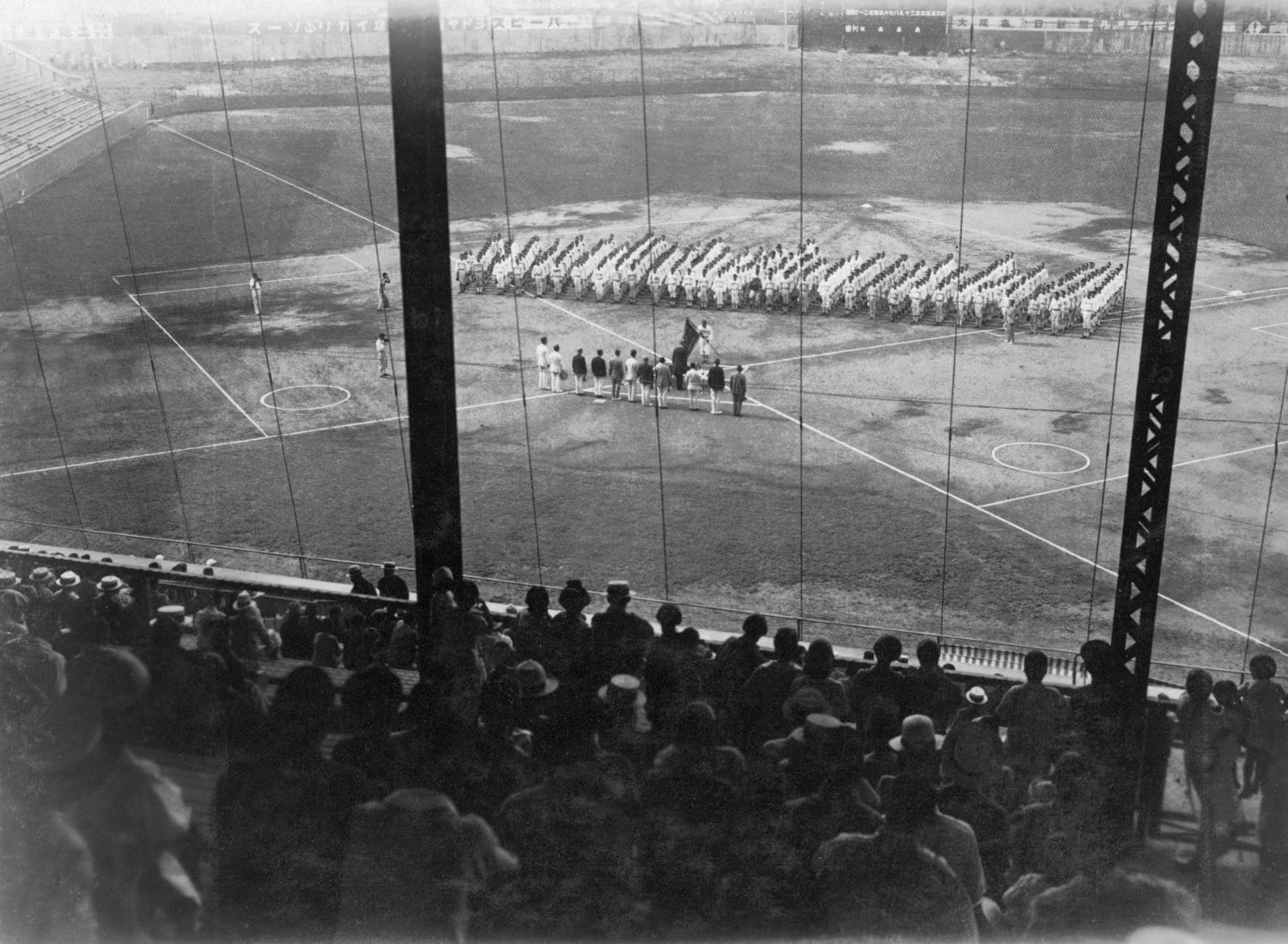 戦前の藤井寺球場は収容人員7万人だった（1931年撮影）　©KYODO