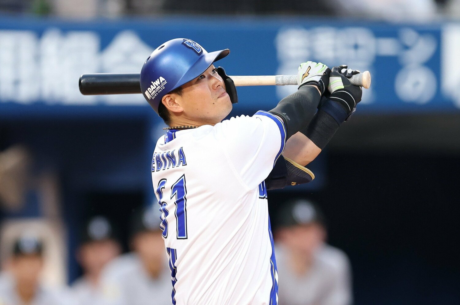 「正直、野球をできるメンタルではなかった…」DeNA蝦名達夫28歳が悲劇を乗り越えて1番に定着した“覚悟”「恩返しのためにも日本一連覇を」＜Number Web＞ photograph by JIJI PRESS