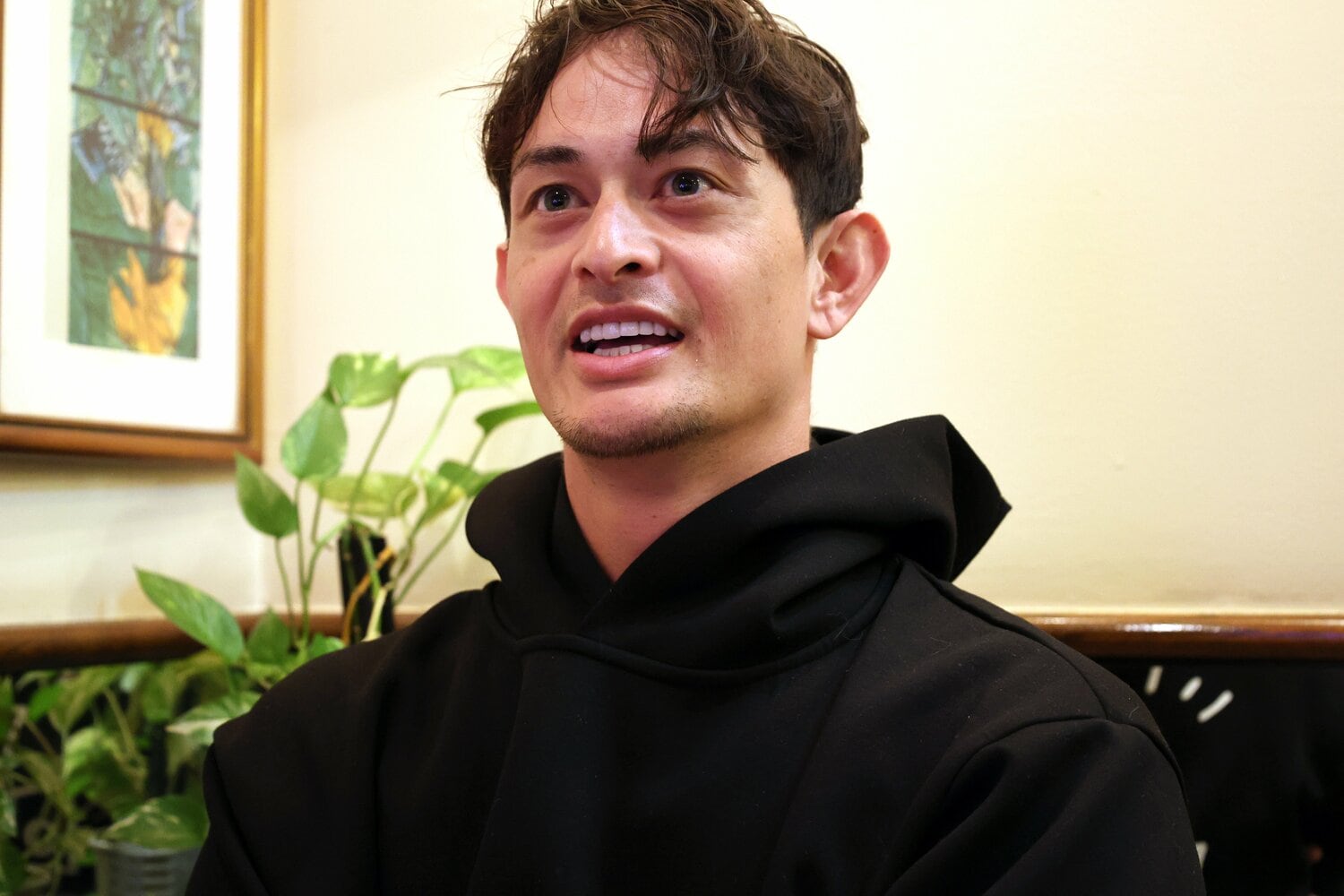 オフで帰国中の乙坂が激動の昨季を振り返った　©NumberWeb