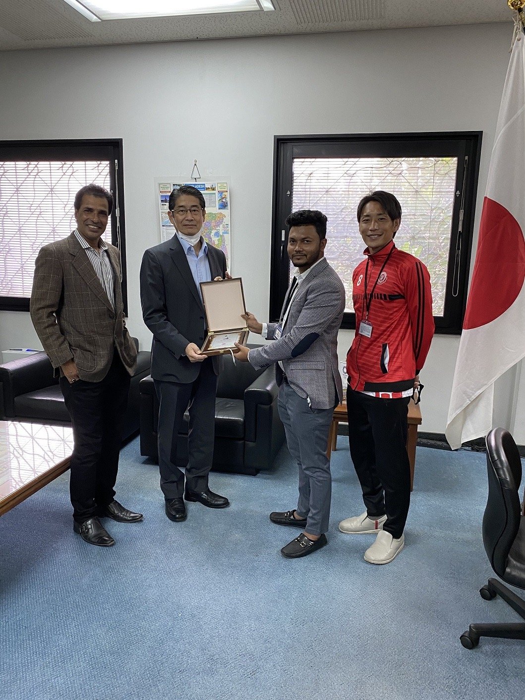 日系の企業に働きかけ、スポンサー集めに奔走した加藤（本人提供）