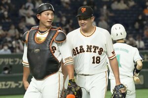  【前回を読む】巨人・原監督「キャッチャーが気になるところでしょ、ねっ」開幕戦でまさかの“スガコバ”復活…小林誠司起用の真相はエース・菅野智之に問題が？