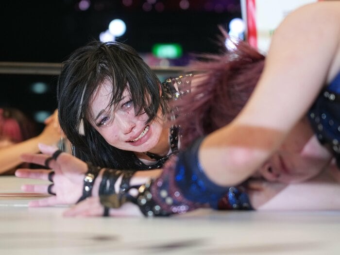 「沙弥様の可愛い顔を汚くしやがって」上谷沙弥vs安納サオリはなぜ“両者号泣”の名勝負になったのか？ 試合後に涙を流した“それぞれの理由”＜Number Web＞ photograph by Essei Hara