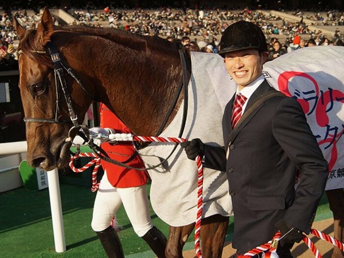 武豊「ギムレットで乾杯」に憧れ競馬界に入った青年が明かす秘話「ダービーをかけたレース前、ユタカさんは…」＜Number Web＞ photograph by Satoshi Hiramatsu