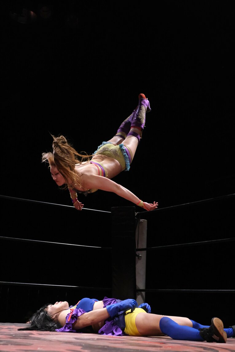 ボンデージ姿でムチ乱打も…“フェリス卒”女子レスラー・雪妃真矢がフリーで始めた新たな闘いとは？「伸び伸びと、怒られてもいいので（笑）」(36)