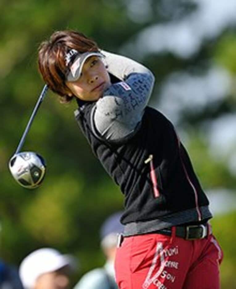 Rikako Morita
1990年1月8日、京都府生まれ。'10年、大塚家具レディスでツアー初優勝。今年、ミヤギテレビ杯ダンロップ女子オープンで2勝目を果たす。164cm、57kg。