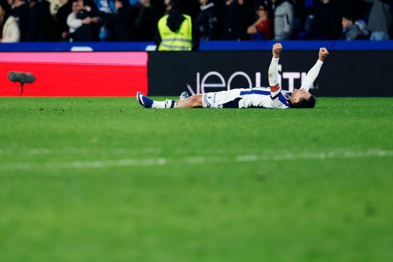 久保建英ケガの瞬間…じつは“バルサ選手もガク然”「9日間で3戦300分超→中4日スタメン」「昨日タケ、残念だったな」撮影カメラマンが見た全事実(20)