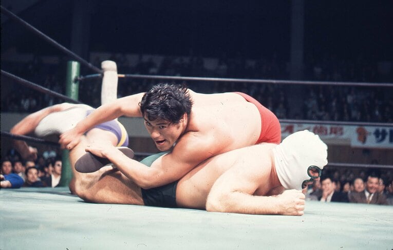 アントニオ猪木vsザ・デストロイヤー ／ photograph by AFLO