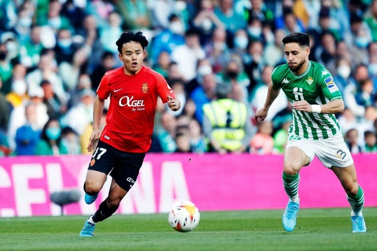 森保監督が久保建英をスペインまで見に来たのに…45分で交代　カメラマンが「終盤までいれば」と心残りを感じた理由(11)