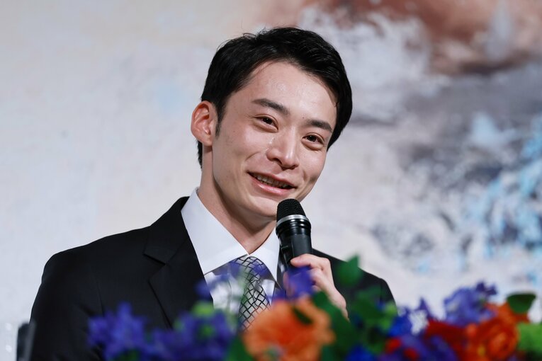 4月3日の引退会見では涙を流した入江　©︎JIJI PRESS