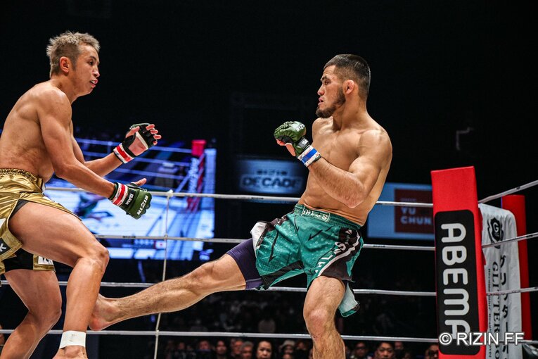 ラジャブアリ・シェイドゥラエフvs.久保優太　©RIZIN FF