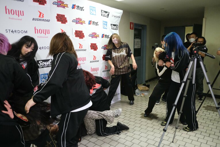 殴り続けた鈴季すず、抱きしめたジュリア…スターダムリーグ戦“最大のカード”は何を残したか？「本当の姉妹」「憎しみは晴れた」(85)