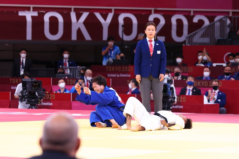 東京五輪で金メダルを獲得した阿部詩　©JMPA