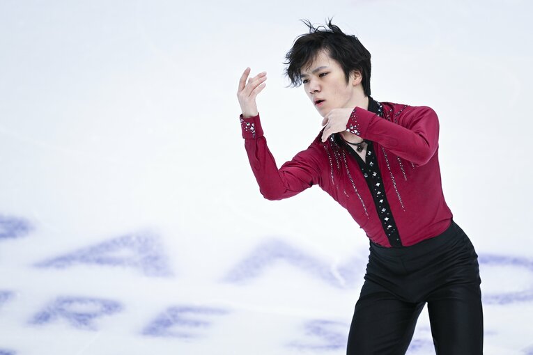 「昌磨のマジックを見せて！」世界王者・宇野昌磨を奮起させたランビエル・コーチの激励…300点超えに「スーパーエキサイティング」(14)