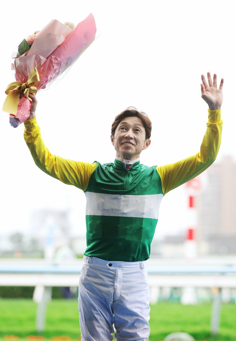 7月12日、函館競馬場で通算5000勝を達成した武豊　©JIJI PRESS