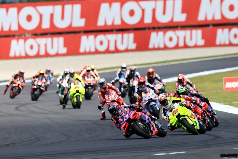 スタートで出遅れたマルケスは1周目にして6番手までポジションを回復した　©Satoshi Endo