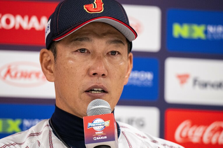 プレミア12決勝後に会見に臨んだ侍ジャパンの井端弘和監督　©︎Nanae Suzuki