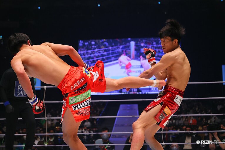 準決勝　朝倉海vs瀧澤謙太　©RIZIN FF