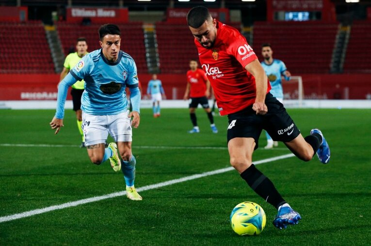 久保建英はなぜ“前節決勝点”なのに途中出場、ボールが回ってこなかったか… “試合展開と悪天候の不運”とは〈撮影者の視点〉(35)