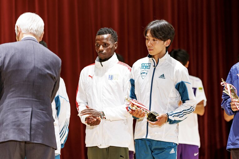 全日本大学駅伝表彰式での鶴川　©Kiichi Matsumoto