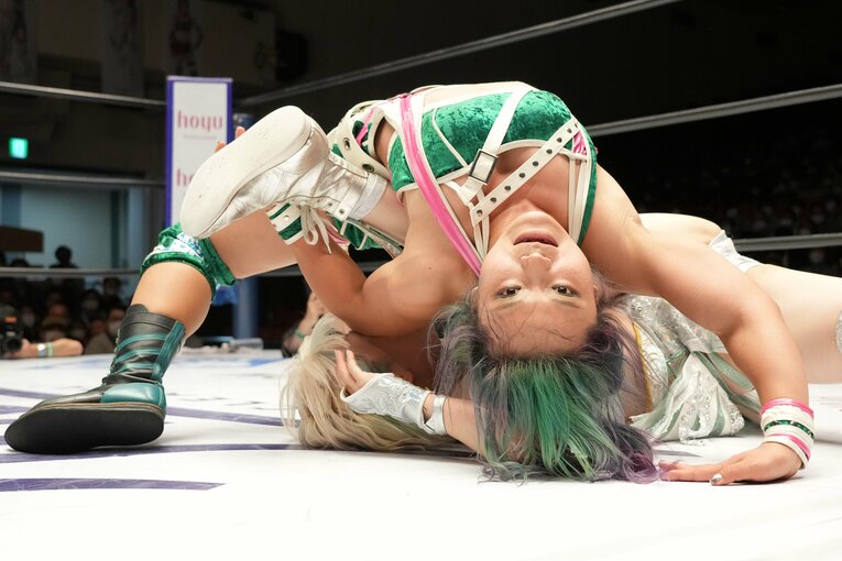 スターダム屈指の肉体派レスラー・飯田沙耶25歳の運命を変えた“推しと筋肉”「もう、制御しなくていいんだ」《特別グラビア》(46)