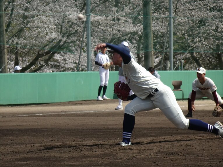 2.無名だがスゴい投手【フォーム連続写真】未来富山高校…江藤蓮 ©Yuji Yanagawa
