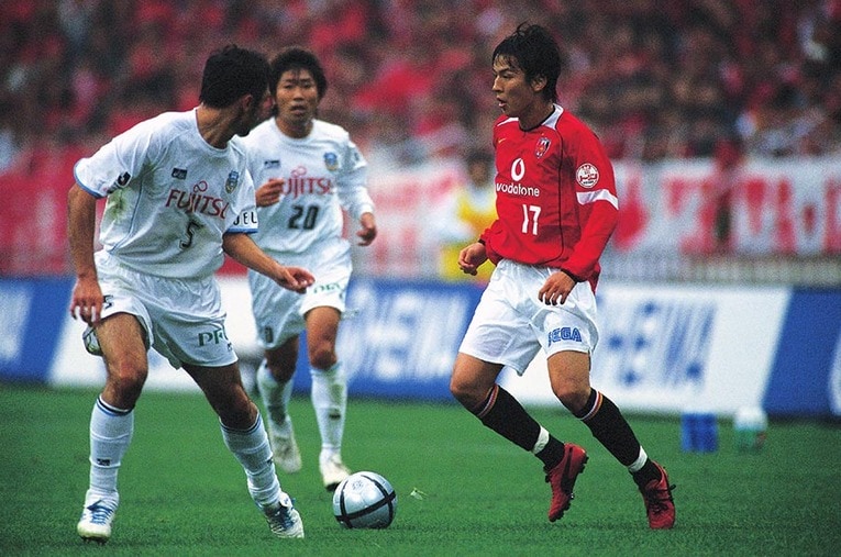 高校卒業後、2002年～07年まで浦和レッズでプレーした長谷部誠 ／ photograph by Atsushi Kondo