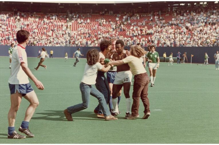 実は恋多き男!? 祝・80歳ペレの知ってるようで知らないキング伝説＆生涯ベストゴールとは(11)