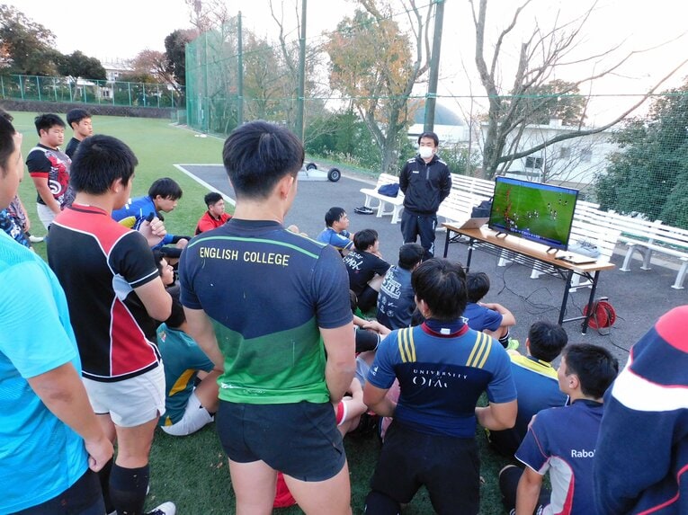 ビデオミーティングの様子　©Jun Aida