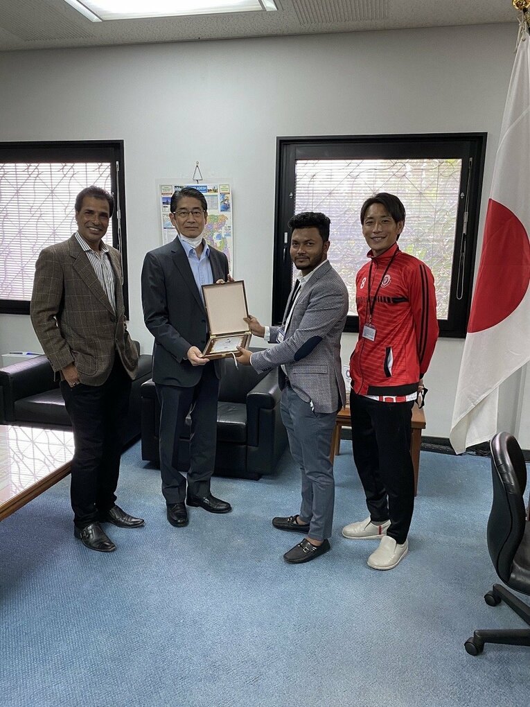 日系の企業に働きかけ、スポンサー集めに奔走した加藤（本人提供）