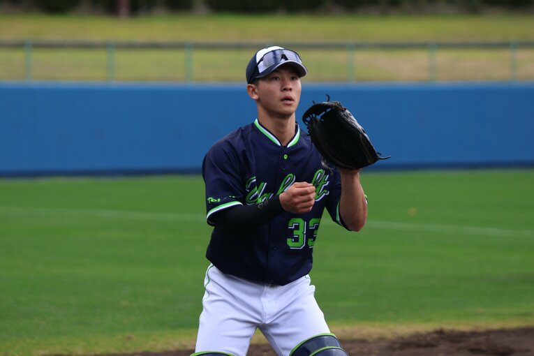 沖縄キャンプでの内山　©Fumi Sawai