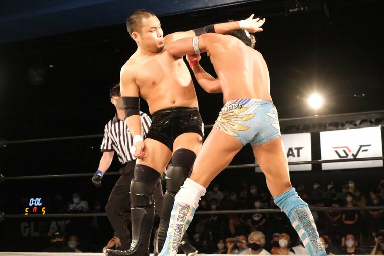 「腹立たしいんですよ」“2021年のUWF”は殺伐とした対抗戦に　佐藤光留はなぜ田村潔司に激怒したのか？(16)