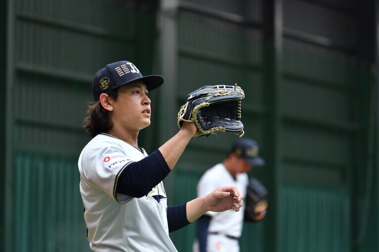 投球練習する宮城　©︎Hideki Sugiyama