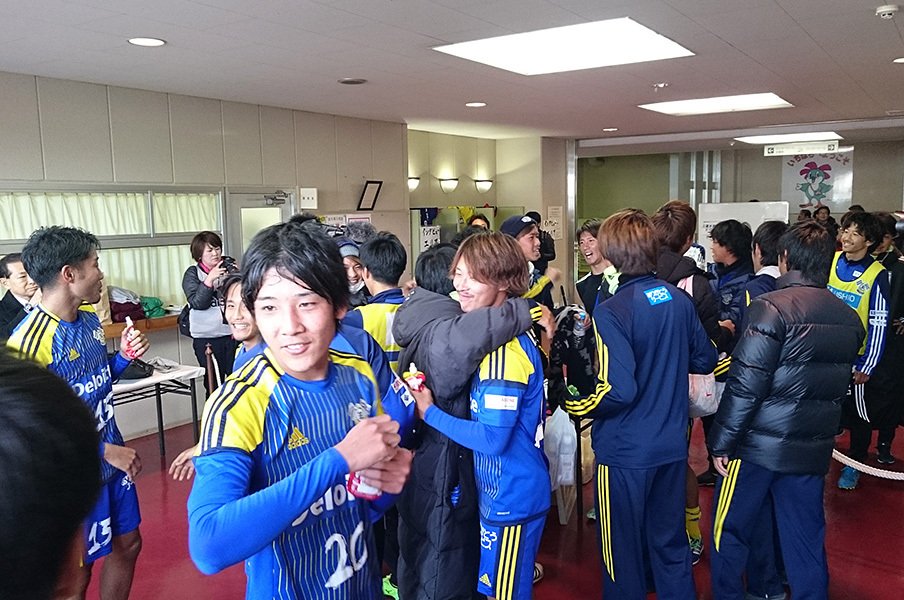 岡田武史が怒鳴り、悩み抜いた1年間。JFL昇格したFC今治で起きていた事。<Number Web> photograph by Toshio Ninomiya