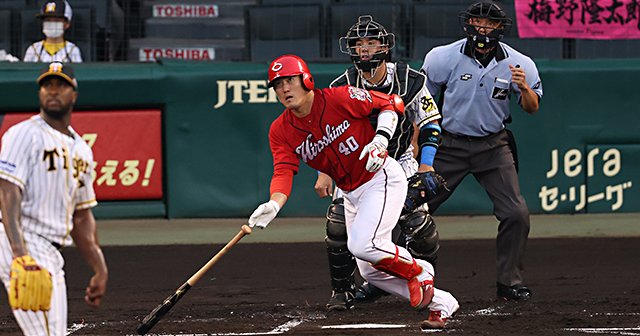 最下位低迷のカープでも淡々と。「控え捕手」を全うする磯村嘉孝。（2 