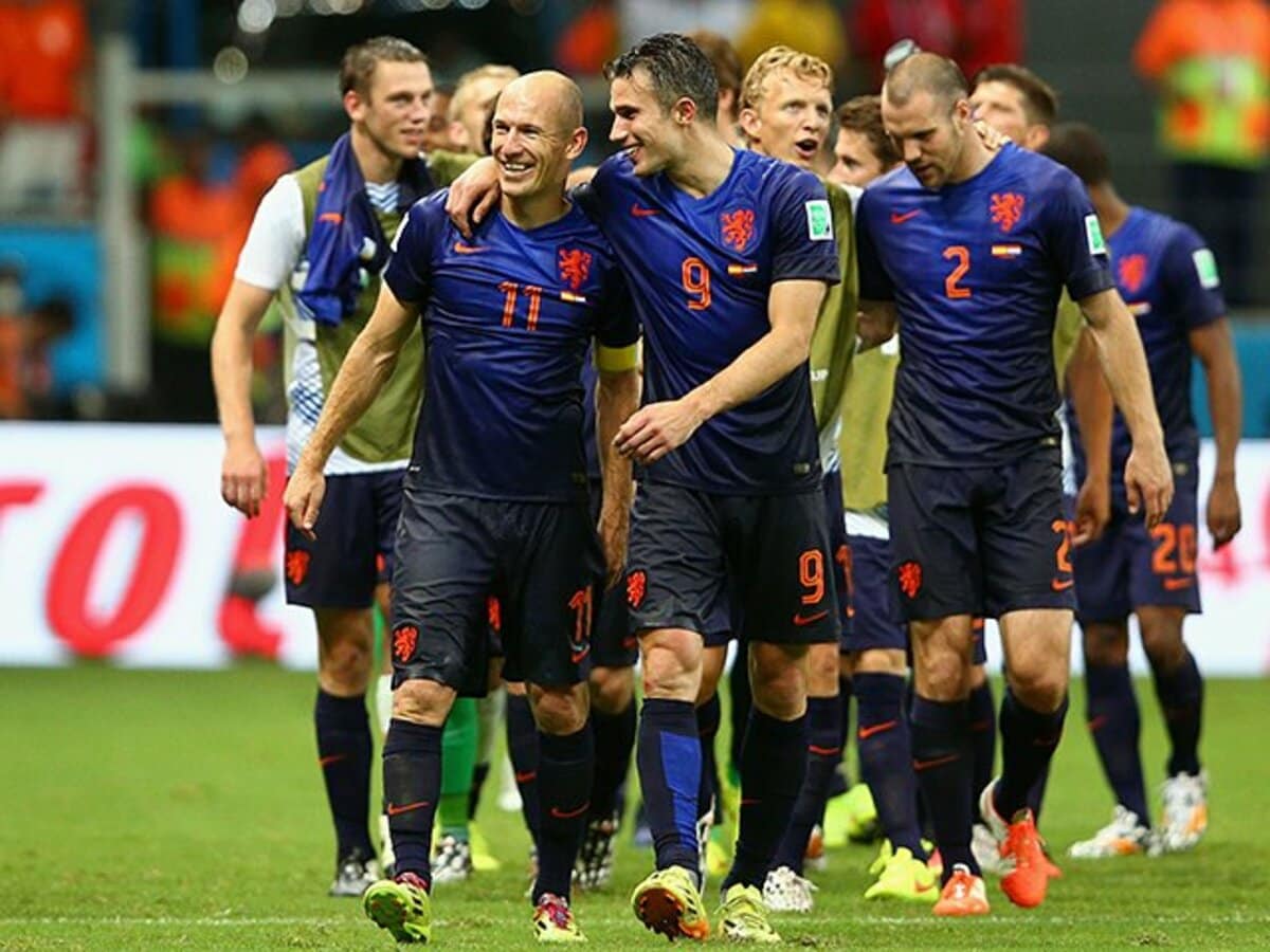 スペインを破ったオランダ 3つの策 リスク覚悟の 数的同数 という戦術 海外サッカー Number Web ナンバー