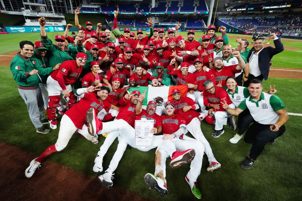 準々決勝勝利後のメキシコ。日本と同じくチームのムードは良さそうだ　©Getty Images