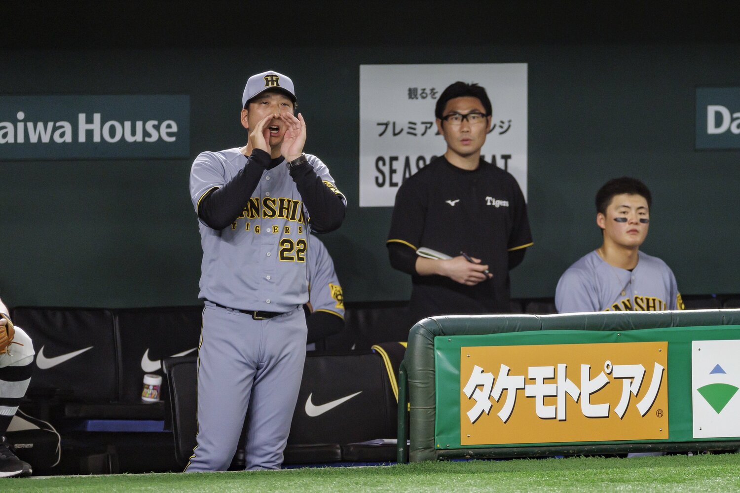 今季から阪神を率いる藤川球児監督。2位に大差をつけて首位を独走している　©Kiichi Matsumoto