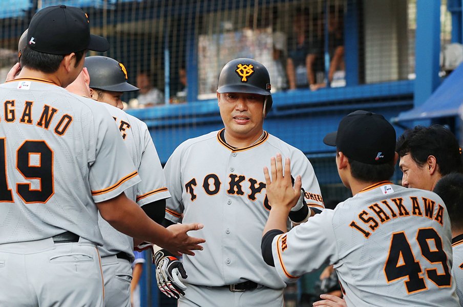 村田修一の移籍難には理由がある。三塁手豊作の時代、一塁やDHなら？＜Number Web＞ photograph by Kyodo News