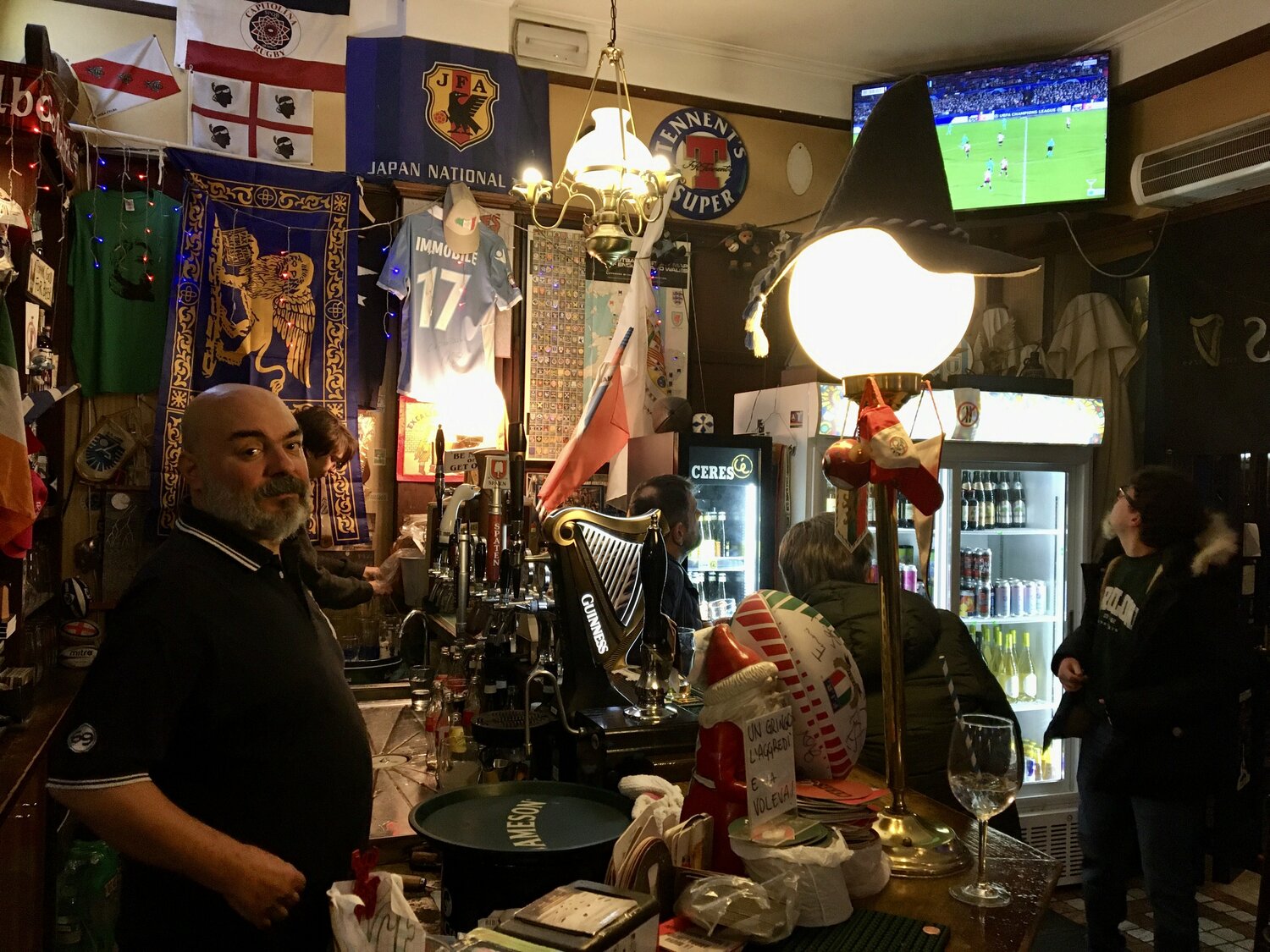 よくよく見るとヤタガラスの日本代表フラッグが　©Takashi Yuge