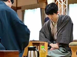 藤井聡太22歳「AI並み」ピンチ脱出の一方で…師匠・米長邦雄の“形見”に涙し、継承した「和服と泥沼流」杉本和陽33歳もスゴかった