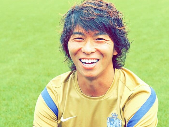 <Jリーガーが見たEURO> 佐藤寿人のストライカー論 「ディナターレに自分を投影した」<Number Web> photograph by Toshiya Kondo