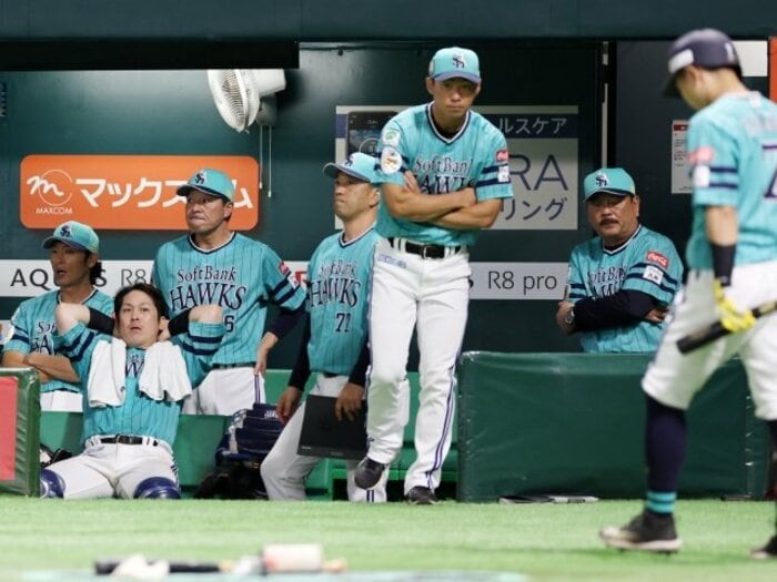 優勝本命だったソフトバンク“本当の誤算”…なぜオリックス独走に? 山本由伸から3勝、近藤健介らタレント揃いも…「あの12連敗から始まった」<Number Web> photograph by JIJI PRESS