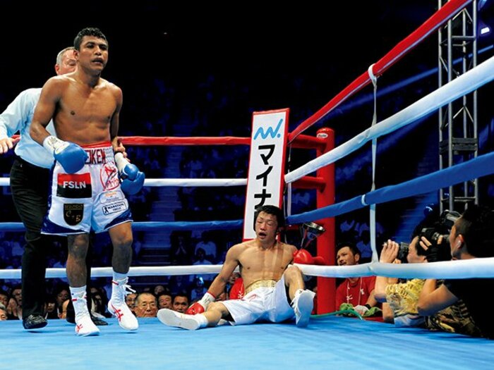 ＜タフファイターたちの記憶＞八重樫東・三浦隆司「倒された。だからこそ」＜Number Web＞ photograph by AFLO