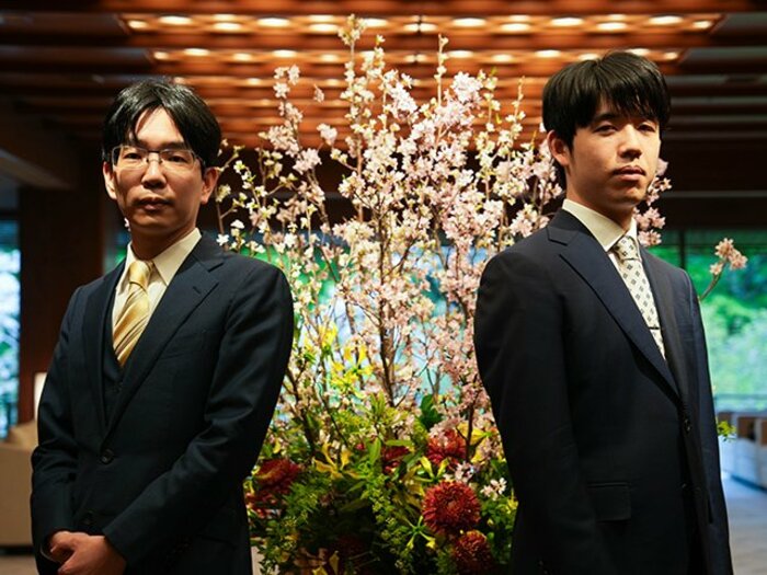 藤井聡太12歳と豊島将之24歳が出会って10年「タイトルをいずれ独占する」と予測した日も…名人戦「押される時間が長かった」藤井逆転の背景＜Number Web＞ photograph by 日本将棋連盟