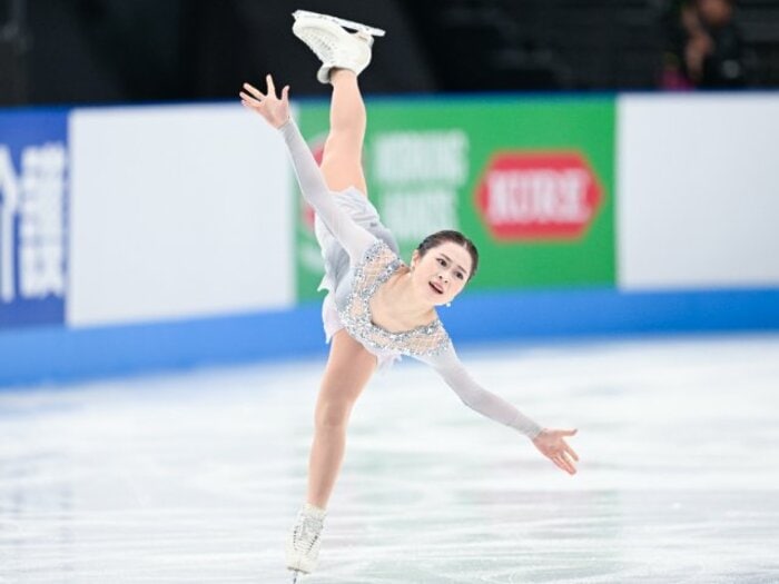 「まさか涙を流してもらえているとは」宮原知子、1日限りの“現役復帰”でチームジャパン優勝！ 坂本花織も「まばたきを忘れるくらい…」＜Number Web＞ photograph by Asami Enomoto