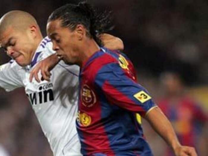 クラシコの苛立ち。＜Number Web＞ photograph by Tomohiko Suzui