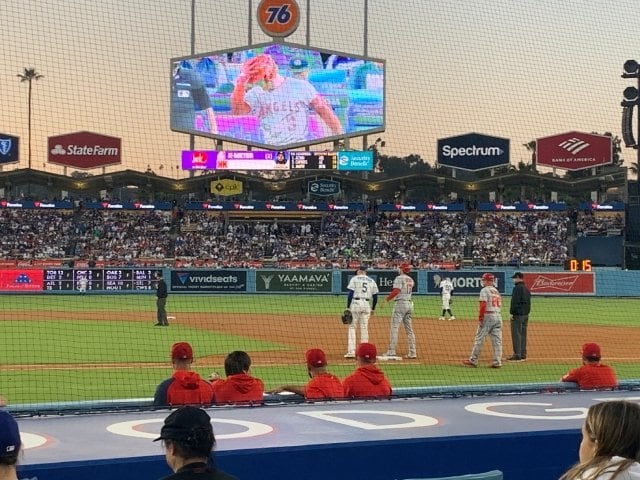 あっ、通訳の一平さんだ」大谷翔平とエンゼルスを“超いい席”で生観戦